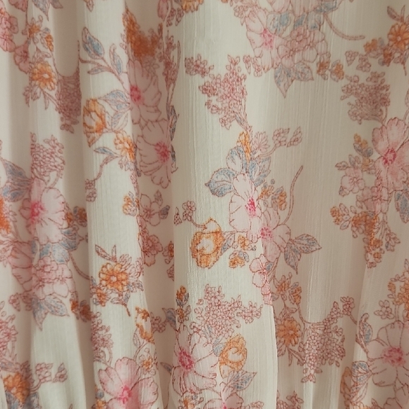 Floral Pink Tiered Chiffon Dress - Picture 4 of 5